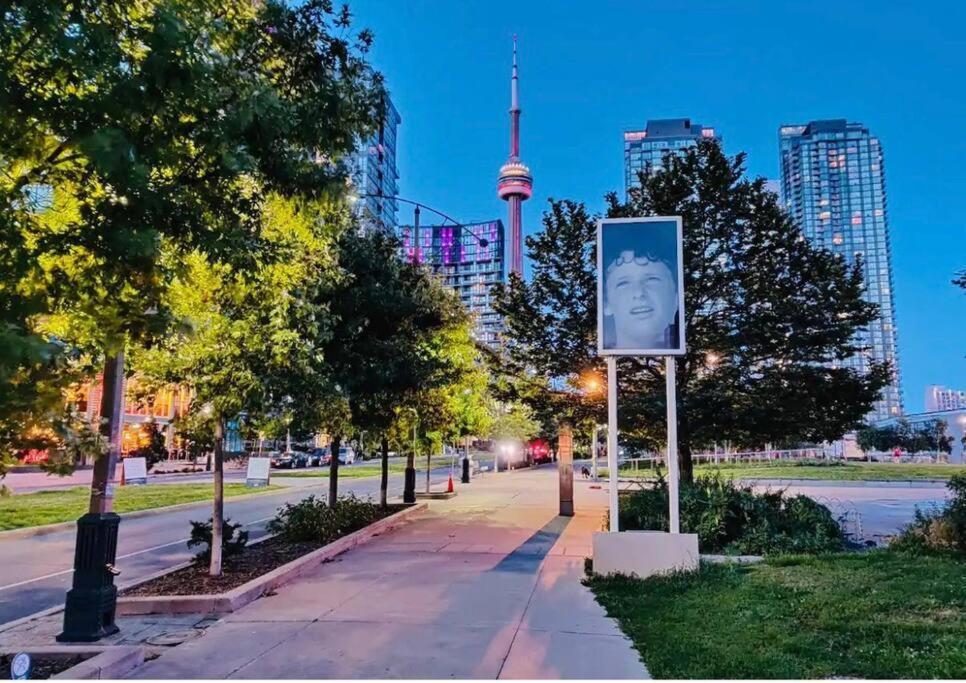 Deluxe Suite Toronto Eksteriør billede